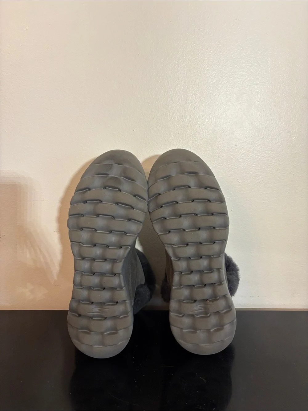 Skechers Gray Suede Faux‎ Fur Lined Ankle Boots